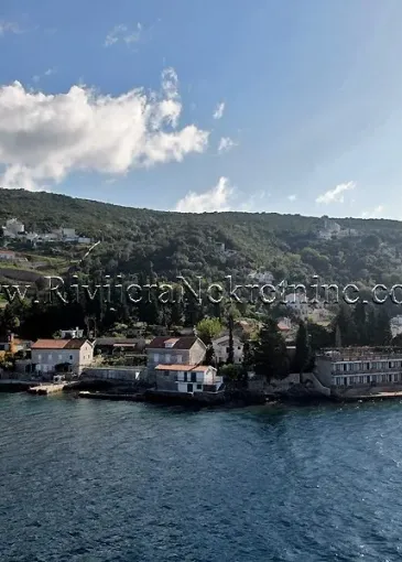 Land plot for sale in Rose