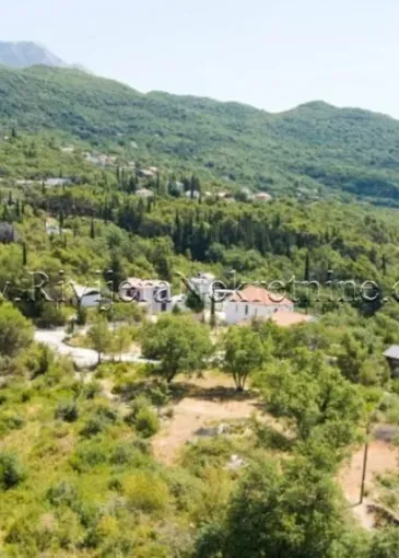 Land plot for sale in Mojdež