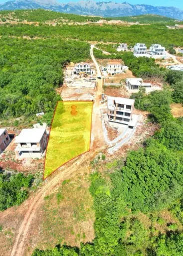 Land plot for sale in Škaljari