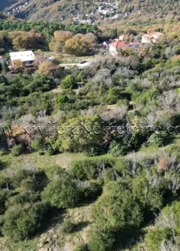 Arazi satılık Mojdež'de 