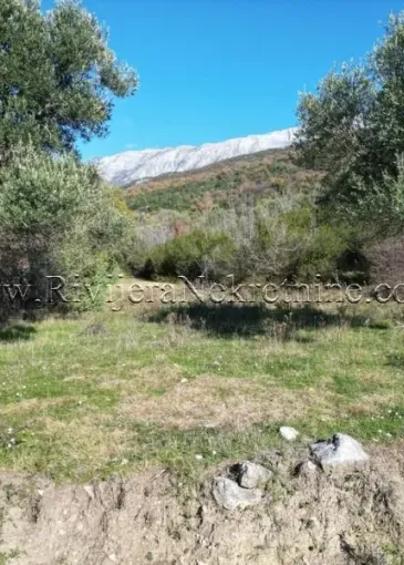 Arazi satılık Mojdež'de 