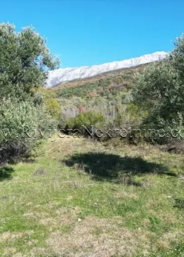 Arazi satılık Mojdež'de 