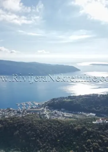 Land plot for sale in Podi