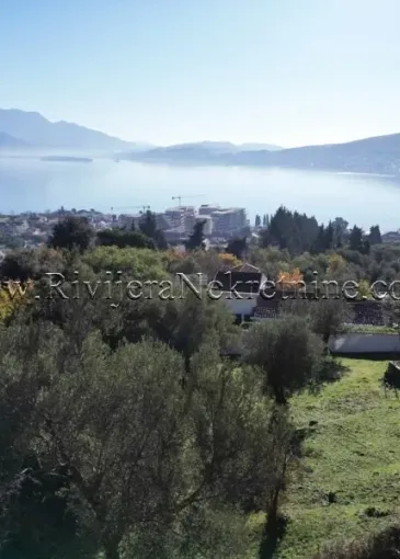 Land plot for sale in Baošići