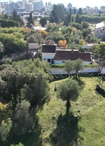 Land plot for sale in Baošići