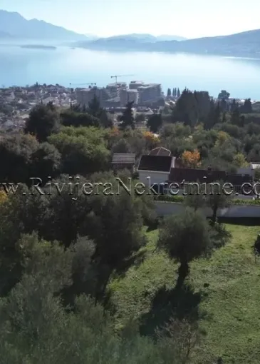 Land plot for sale in Baošići