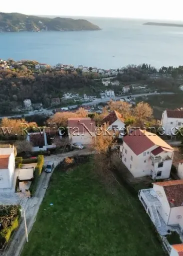 Land plot for sale in Podi