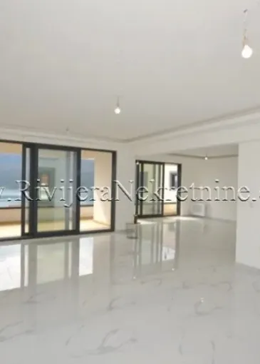 Penthouse for sale in Đenovići