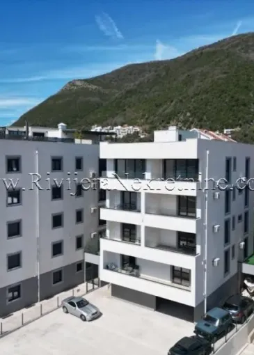 Penthouse for sale in Đenovići