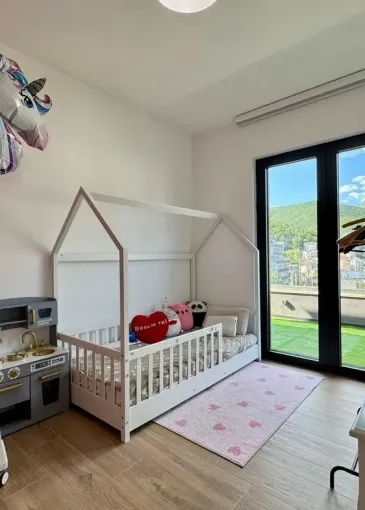Penthouse for sale in Budva