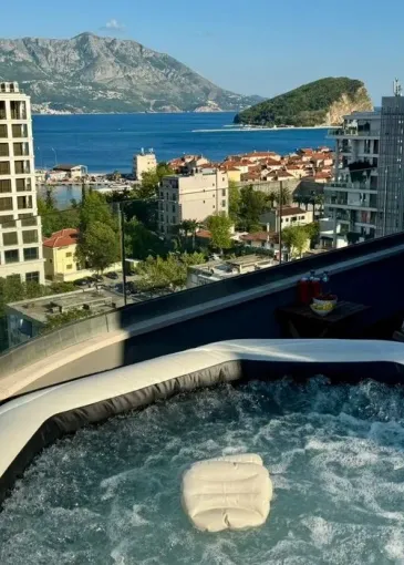Penthouse for sale in Budva