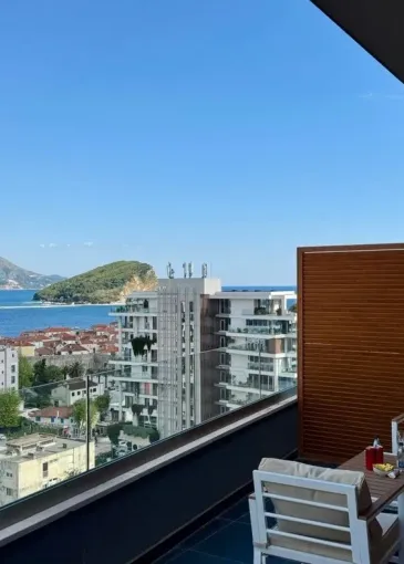 Penthouse for sale in Budva