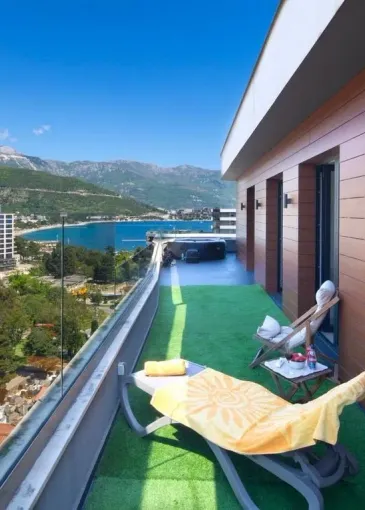 Penthouse for sale in Budva