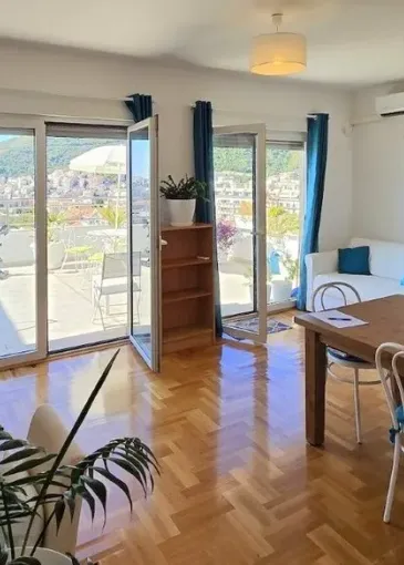 Penthouse for sale in Budva