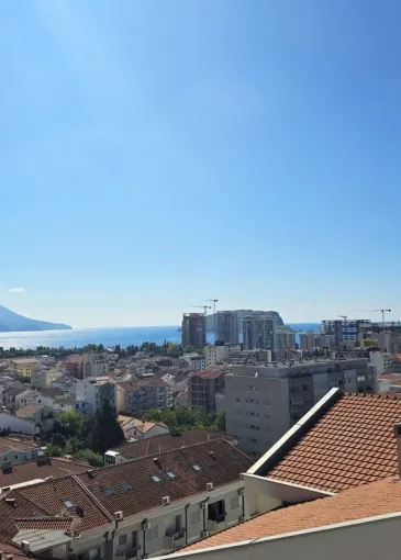 Penthouse for sale in Budva