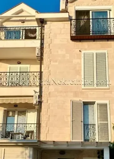 Apartment for sale in Sveti Stefan