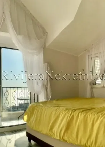 Apartment for sale in Sveti Stefan