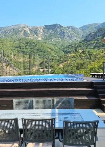 Penthouse satılık Bečići'de 