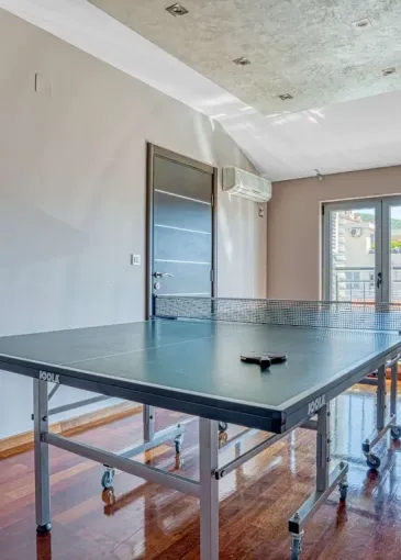 Penthouse for sale in Budva