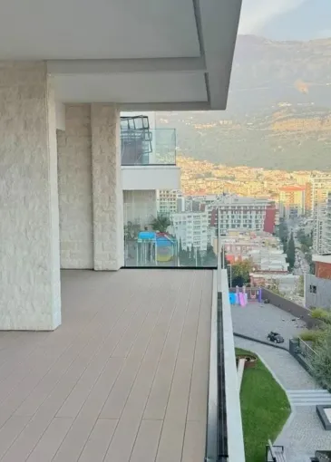 Penthouse for sale in Budva