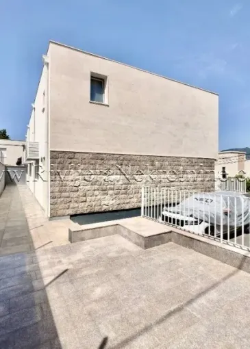 Townhouse for sale in Đuraševići