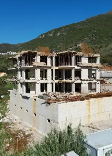 Immobilie im Bau zum Verkauf in Đenovići