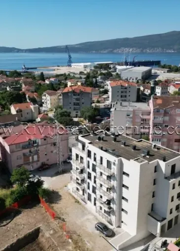 İnşaat halindeki mülk satılık Bijela'de 