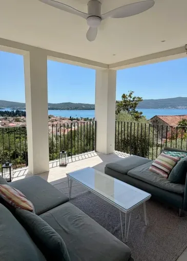Villa in vendita a Teodo