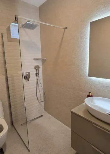Villa en venta en Rijeka Reževići