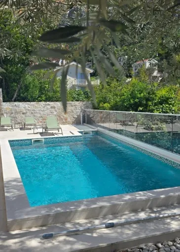 Villa en venta en Rijeka Reževići
