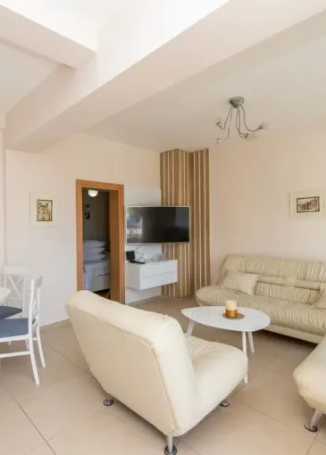 Villa for sale in Dobrota