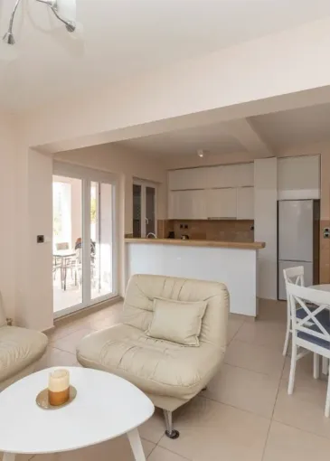 Villa for sale in Dobrota