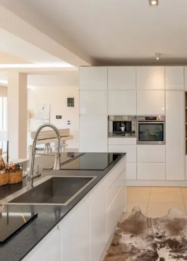 Villa for sale in Dobrota