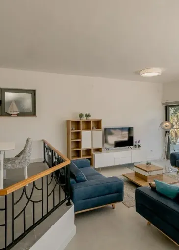 Villa for sale in Njivice
