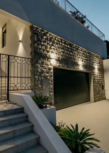 Villa for sale in Njivice