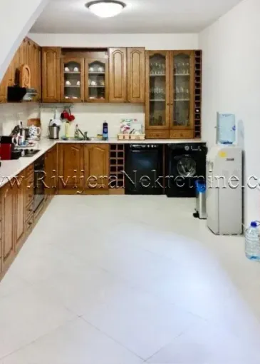 Villa for sale in Lepetane
