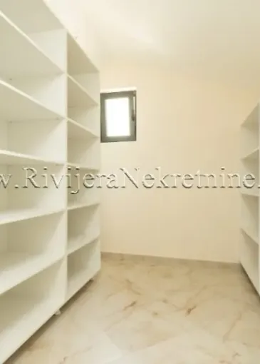 Villa for sale in Tivat