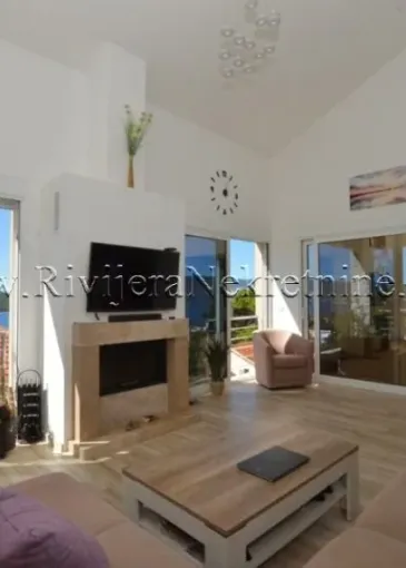 Villa for sale in Kumbor
