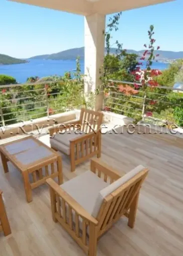 Villa for sale in Kumbor