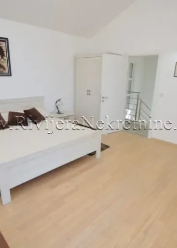 Villa for sale in Kumbor