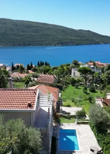 Villa for sale in Kumbor