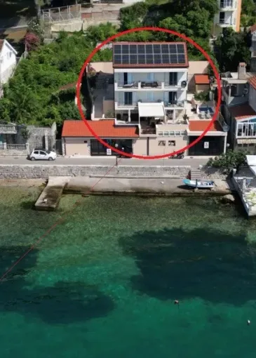 Villa for sale in Bijela