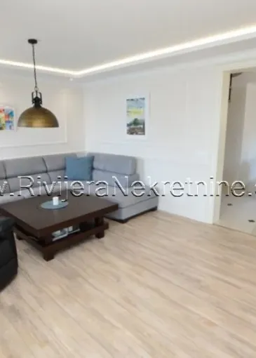 Villa for sale in Bijela