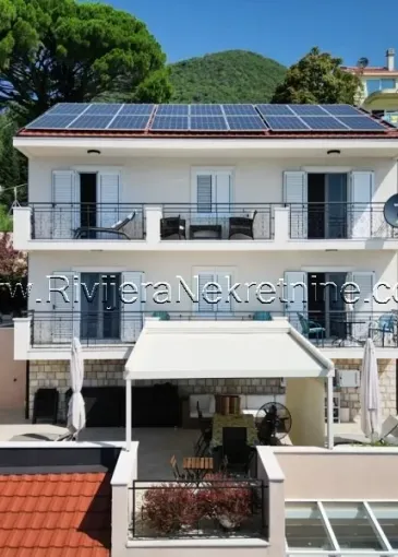 Villa for sale in Bijela