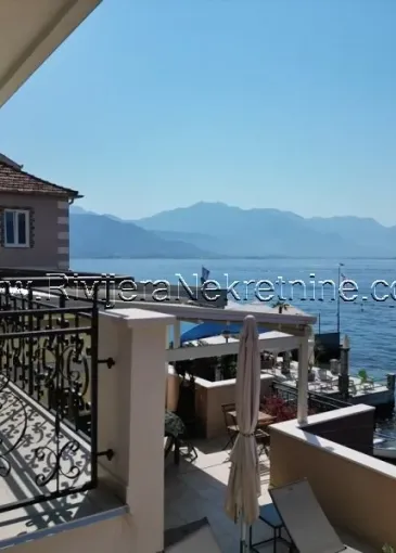 Villa for sale in Bijela