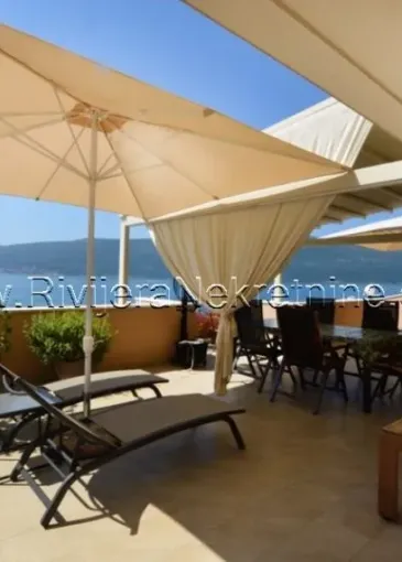 Villa for sale in Bijela