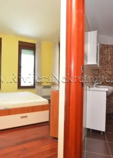 Villa for sale in Njivice