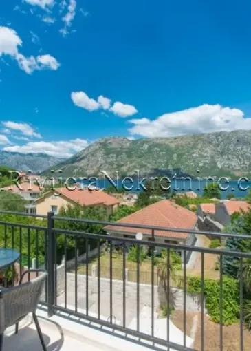 Villa for sale in Stoliv