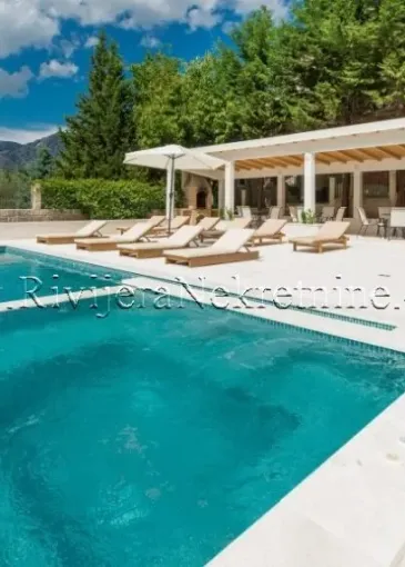 Villa for sale in Stoliv