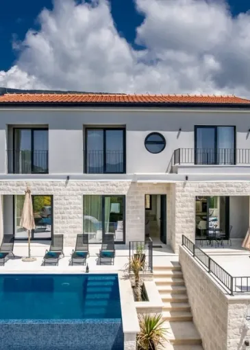 Villa for sale in Mrčevac